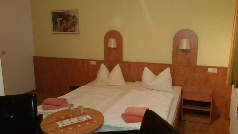 Hotel Garni Goldene Henne Arnstadt Luaran gambar